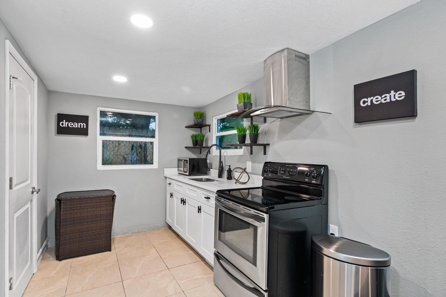Modern House In Clearwater With Access To A Shared Swimming Pool Apartment Сейфти Харбър Екстериор снимка